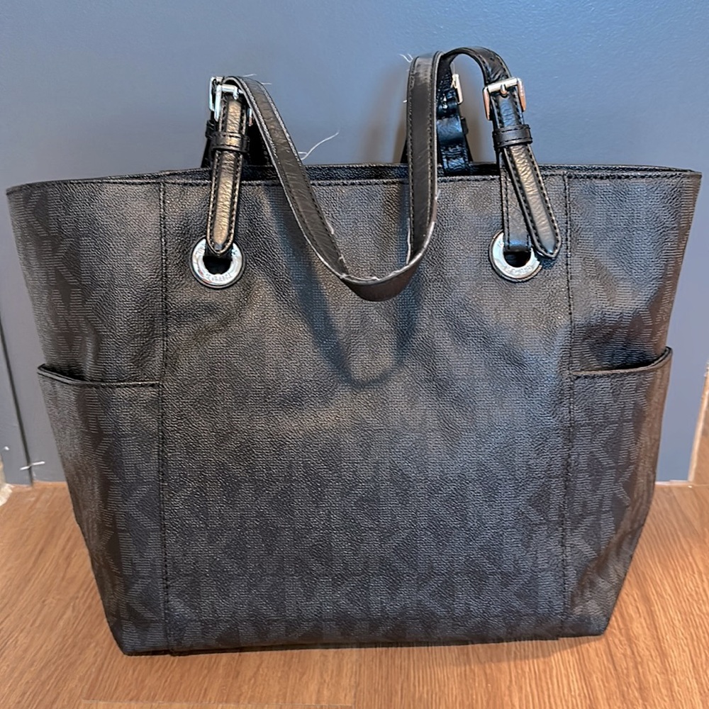 Michael Kors Jet Setter Tote Bag - Picture 2 of 8